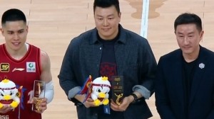 李根谈首钢致敬仪式：感谢俱乐部邀请 这支球队承载无数美好回忆