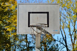 周琦晒赴美治疗视频：见到凌晨四五点的洛杉矶 杨瀚森归队大势所趋